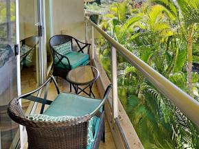Maui Banyan T-305A